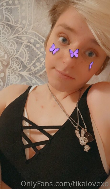 teen tits onlyfans top picture