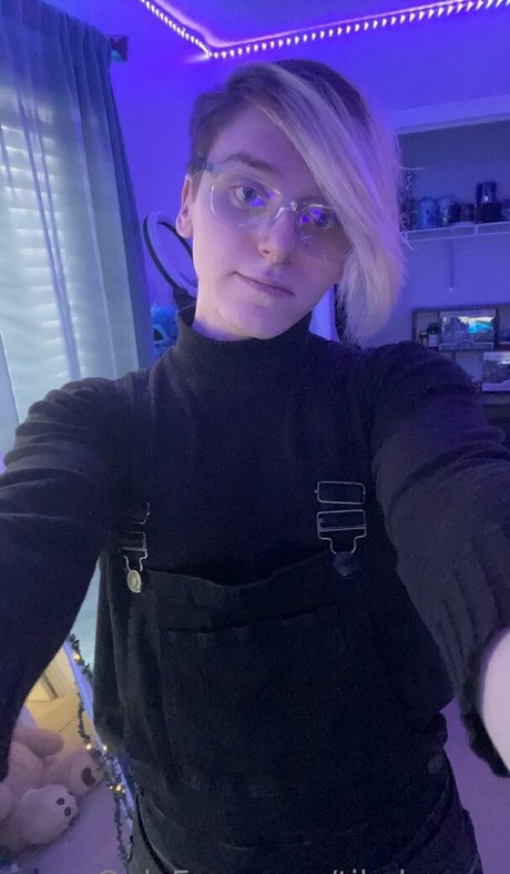 tikalovexo nude star img