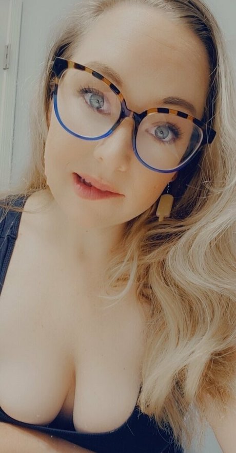 marymoonkat exclusive star photo