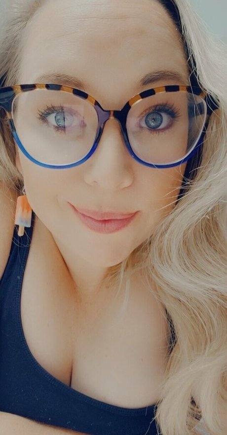 blonde shemale onlyfans art porn picture