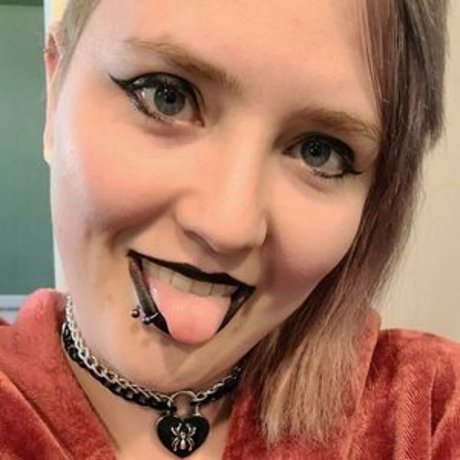 gothrosie model free photo