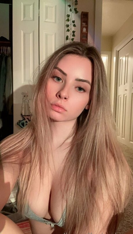 alignedbyjuniper adult model picture