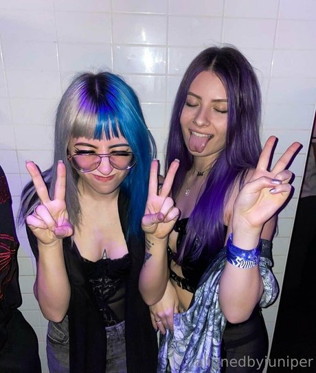 alignedbyjuniper sex model pic