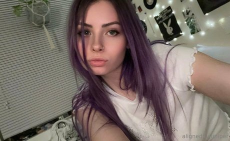 alignedbyjuniper pretty model pic