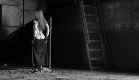 son ia belle sexy model image