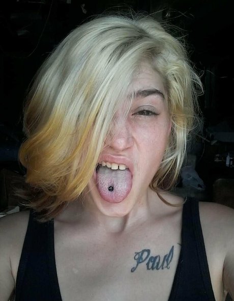 pyxxii art model photo