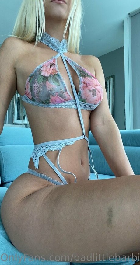 badlittlebarbie18 model hot pic