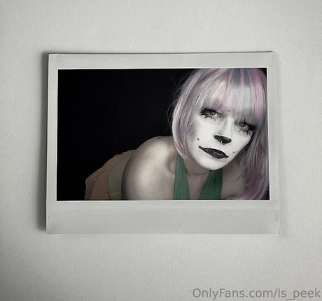 ls peek star naked galleries