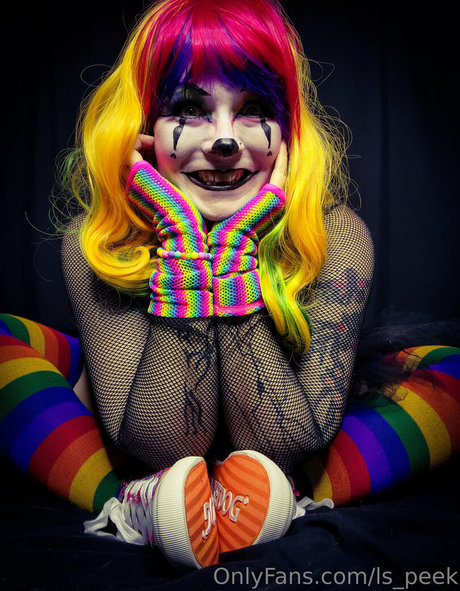 ls peek model art photo