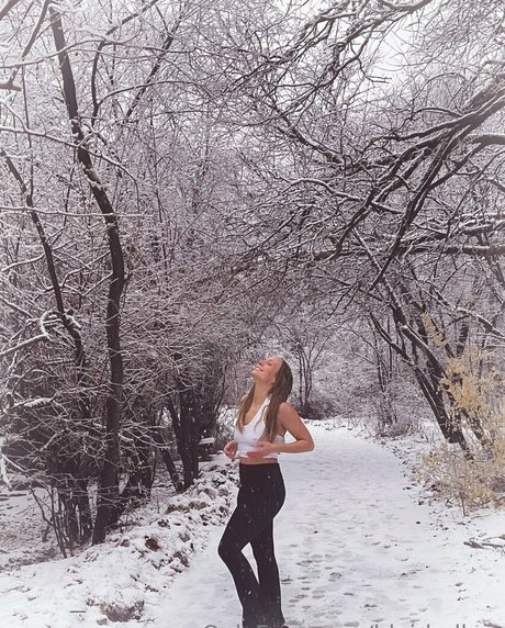 blairhollow erotic actress img