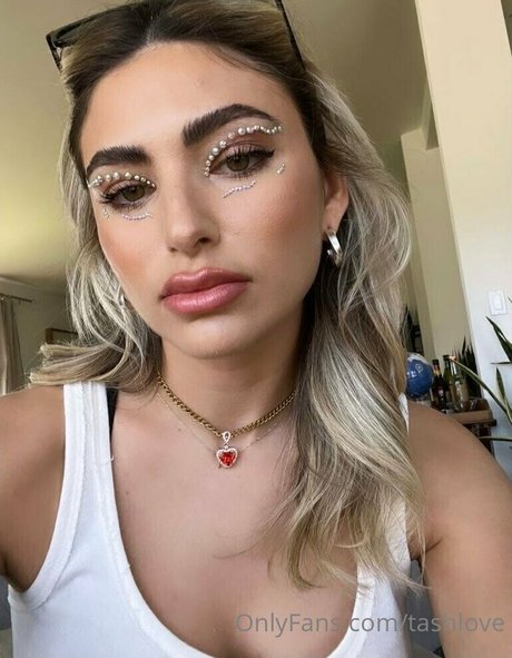 tashlove pornographic model photo