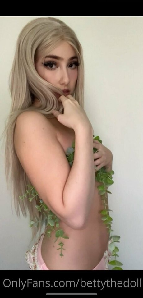 bettythedoll sexy actress pictures