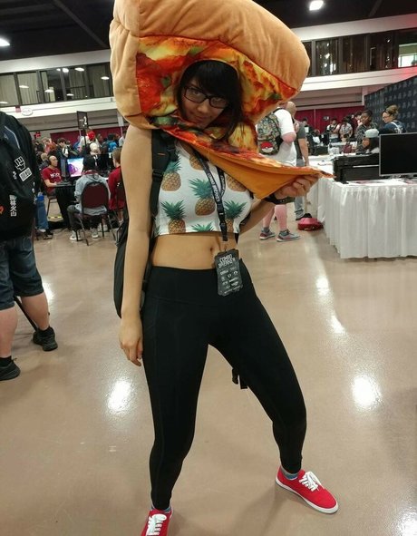 Marine top model picture