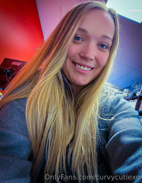 curvycutiexo free actress archive