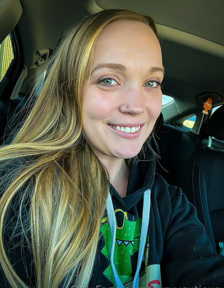 curvycutiexo top model images