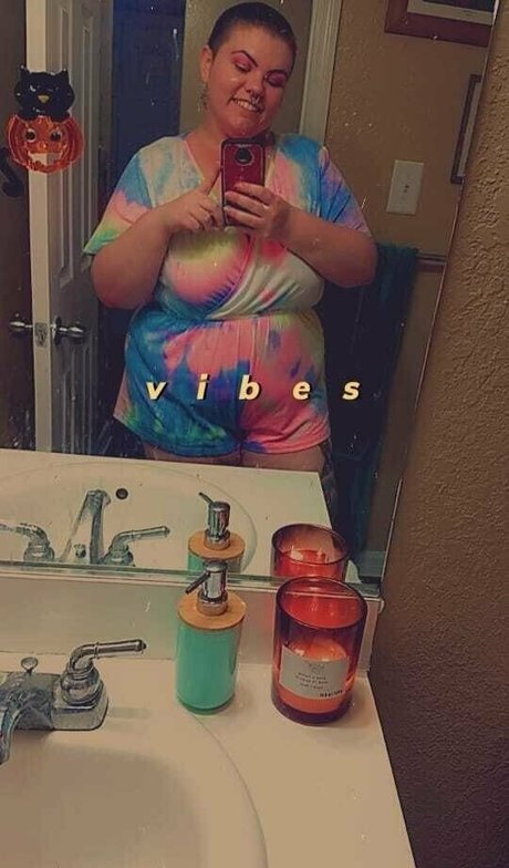 carsonthick top model img