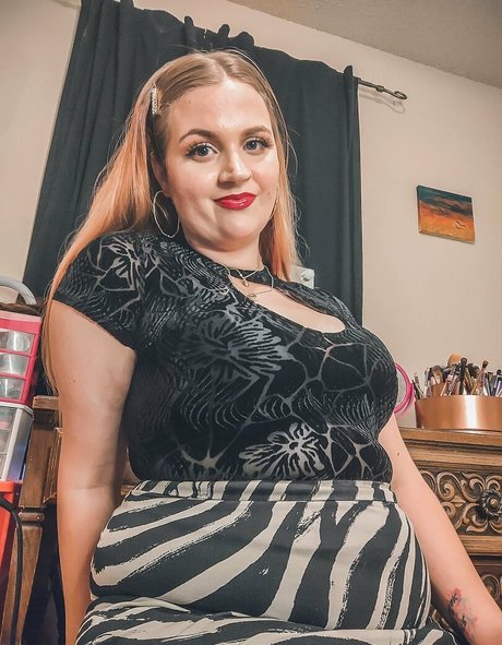 kinkycurvykat hot pornstar pics