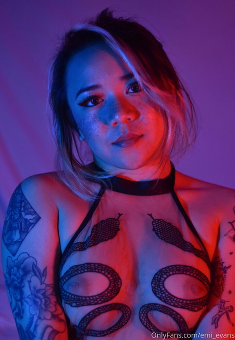 Emi Evans model nudes pics