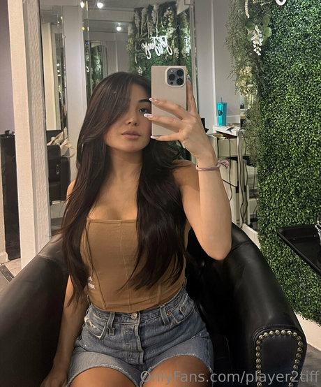 player2tiff star beautiful pics