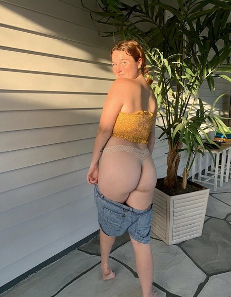 freckledbabyy model naked picture