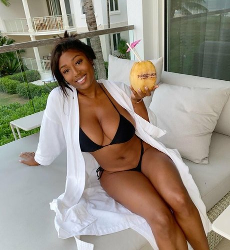 Vivi Panamera pornstar perfect pic