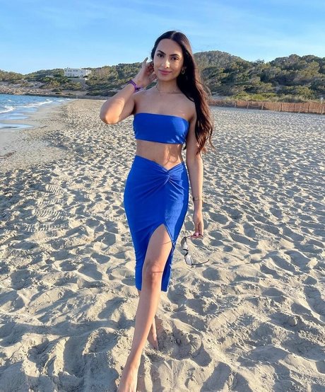 nikkirai_ adult model pic