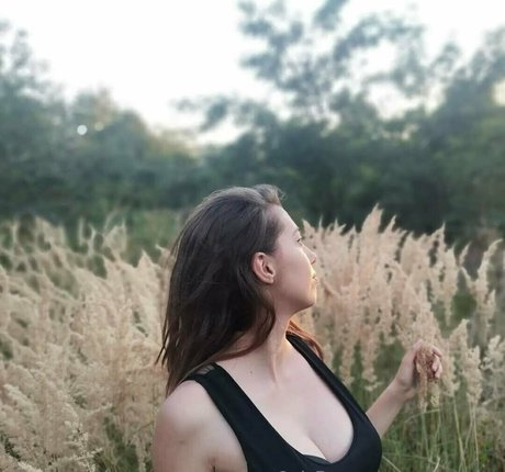 skinny blonde milf onlyfans hot sexy photos