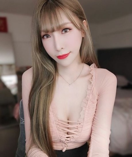 djxin xxx actress photos