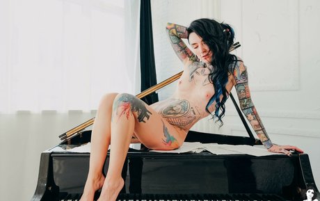 Lublue model high quality pictures