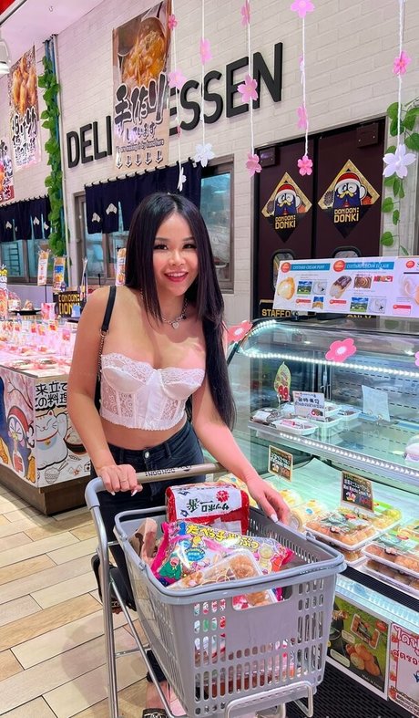 pingthai art pornstar img