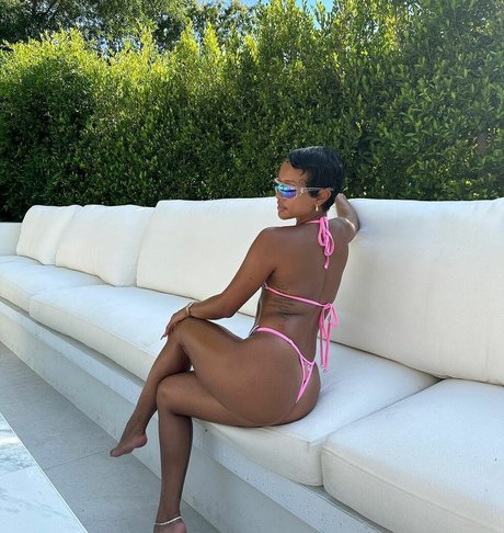 Karrueche star top image