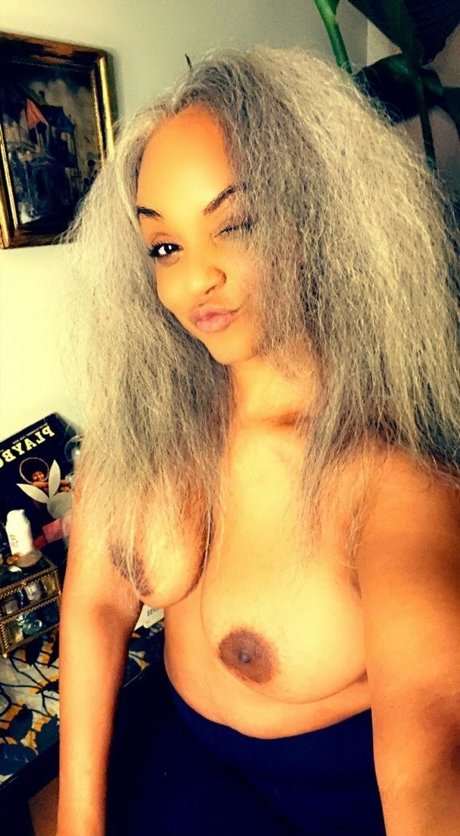 Sinnamon Love hot model pic