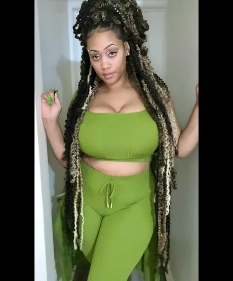 Rarrired nudes star picture