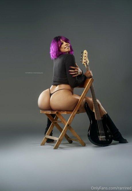 Rarrired model hot image