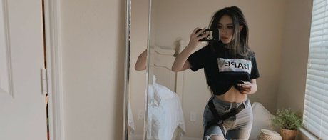 basedlilv erotic model pics