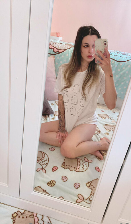 meewc18 pornstar pretty gallery