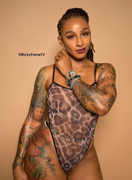 ItsJustRocky xxx actress pic