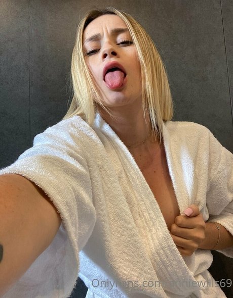 anniewillfree sexy star image