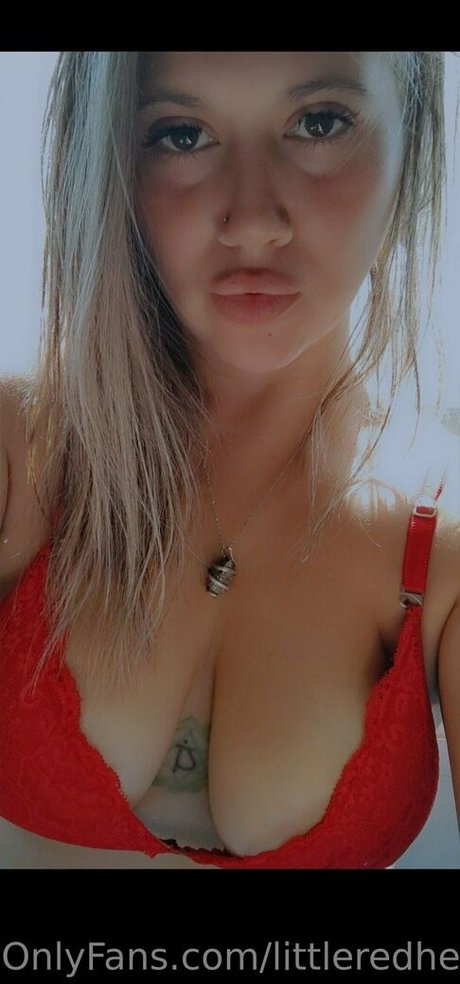 littleredheadi art actress photos