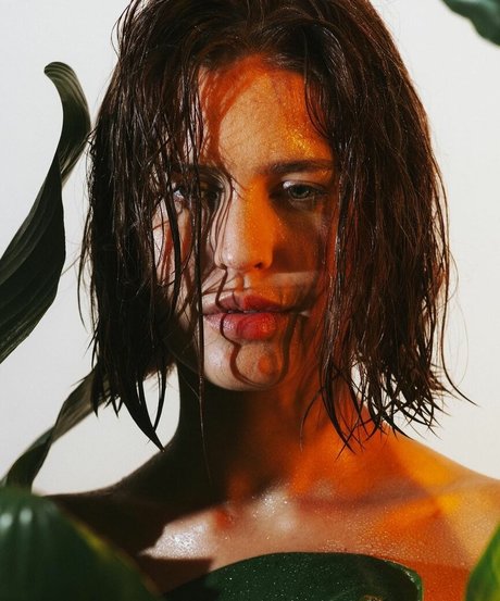 Indymendee_ nice actress pics