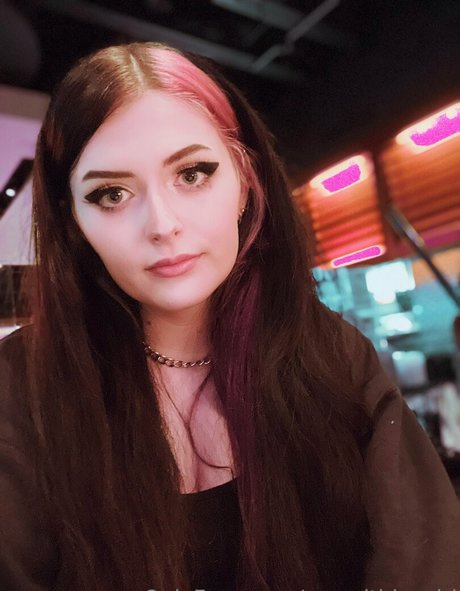 yosadthiccgirl model adult images