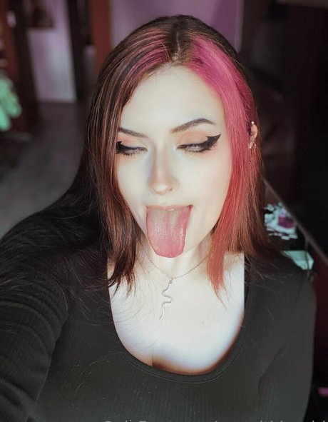 yosadthiccgirl free pornstar pic