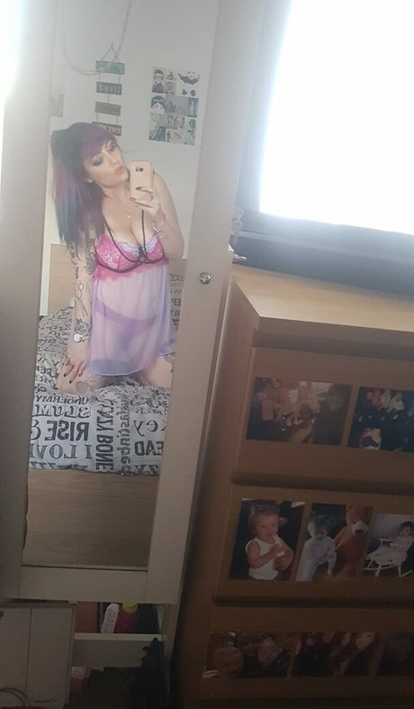 Show Your Girlfriend pornstar beautiful pictures