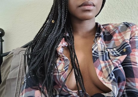 freeebonee star nudes pictures