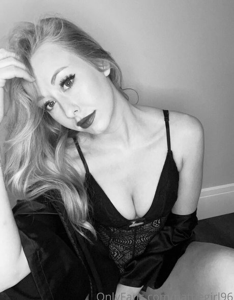 nattiegirl96 pornstar erotic galleries