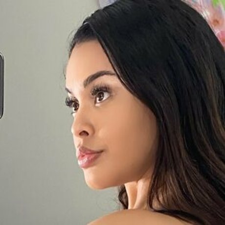 hooters onlyfans top image