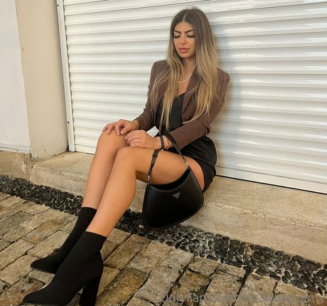 queen amy exclusive star photo