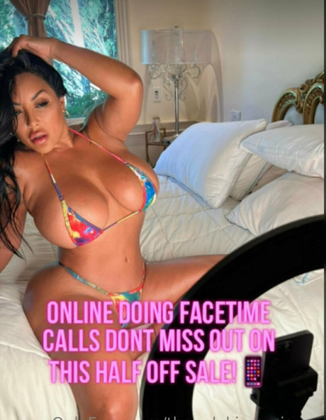 theonlykiaramiaxxx model pornographic pic