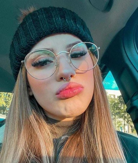 Kamila Borges pornographic model pics