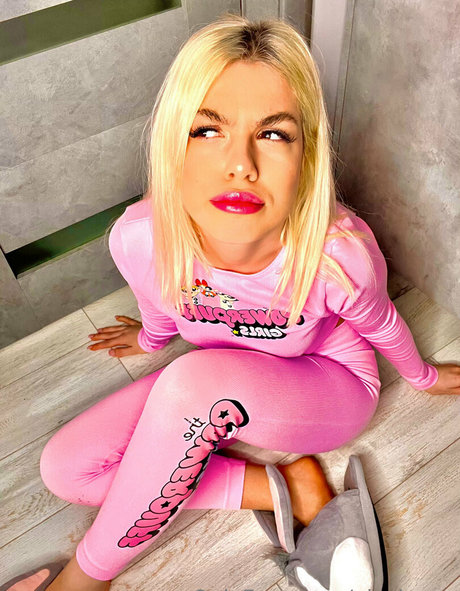 elsakroes porn actress galleries